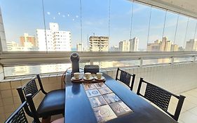Vista Praia Mar - 2 dormts - com AR condicionado na Suíte - Sala de Estar e Jantar com cozinha integrada - 250 m da praia da Aviação - WI FI - Varanda Gourmet com Churrasqueira e ESTACIONAMENTO gratuito
